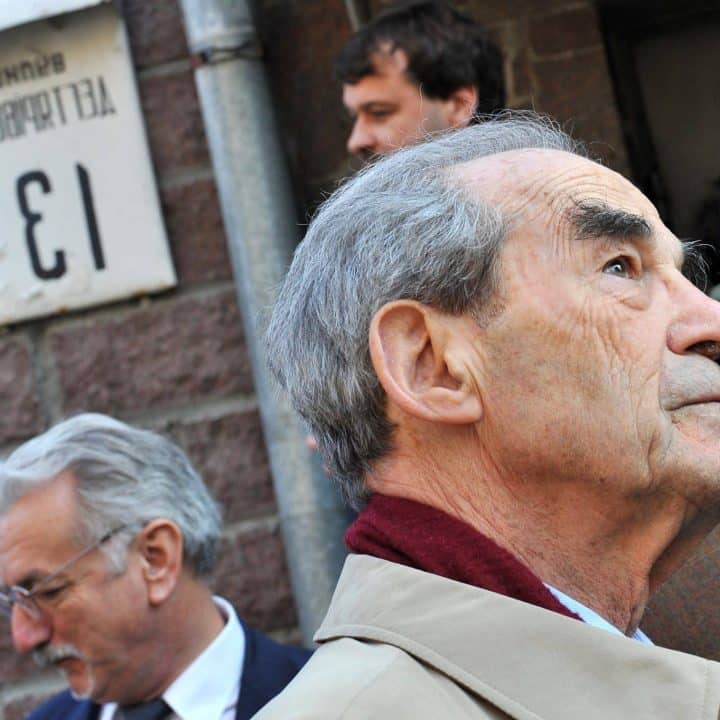 Robert BadinterRobert B, a dénoncé les conditions de détention des mineurs en Ukraine et en Moldavie.