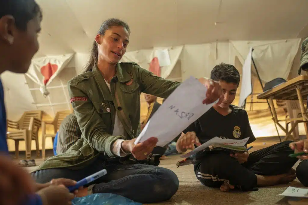 Tatiana Silva, ambassadrice de l'UNICEF visite le camp de déplacés Hasansham et ses 