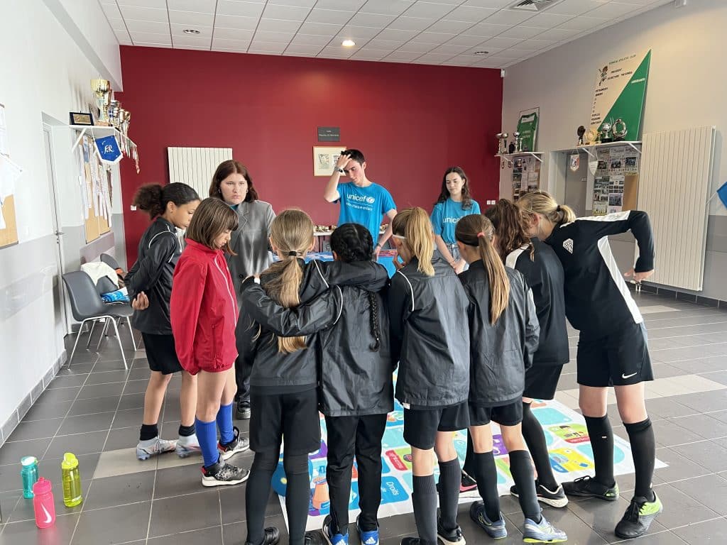 L’édition d’UNIday 2024 profite de l’accueil des Jeux olympiques et paralympiques pour mobiliser les enfants et les jeunes autour du sport. © UNICEF France